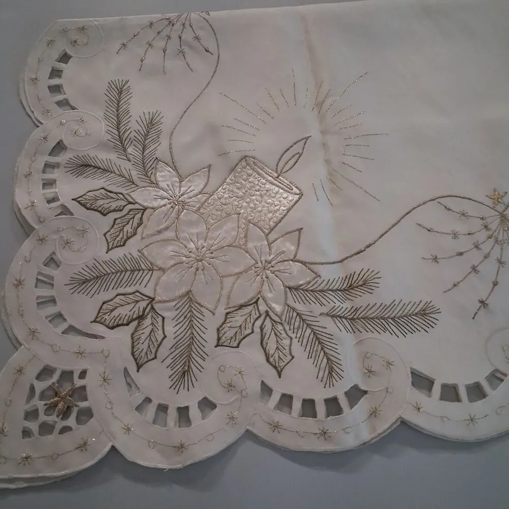 Vintage Christmas Tablecloth 33